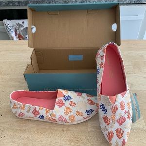 TOMS Coral Reef Print Shoes